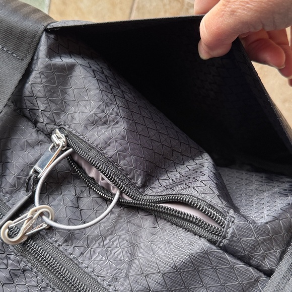 Athleta Excursion Convertible Duffel Bag Backpack Gym Travel Trolley Sleeve New - Picture 12 of 17